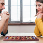Jeu de Mancala pliable en bois d'acajou GSE avec pierres en verre multicolores et sac de rangement