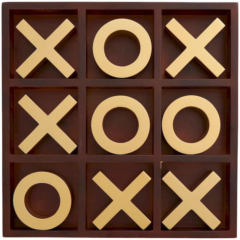 Jeu de morpion en bois marron avec pions X et O dorés