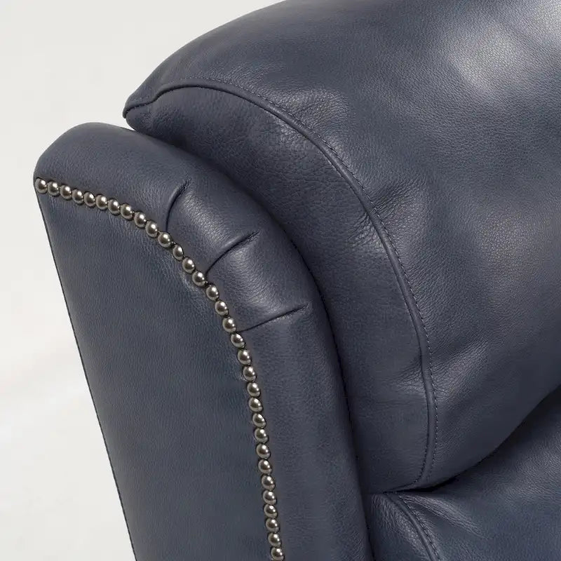 Fauteuil inclinable électrique double avec garniture cloutée en cuir véritable et port USB, idéal pour le home cinéma.